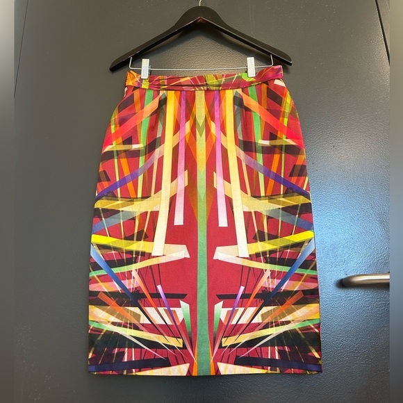 Escada size 36 (S) silk “Ode to LA” NWOT Pencil Skirt Elegant Tailored Design - Picture 2 of 15